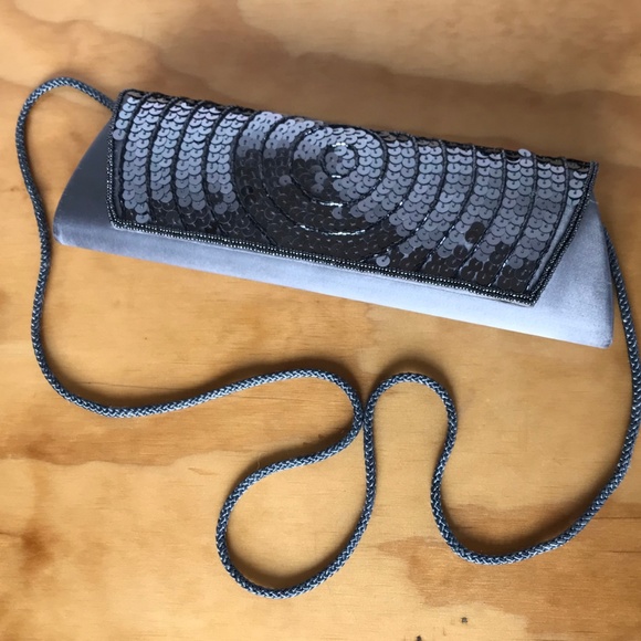 Elegant gray evening purse, satiny and sequined - Picture 2 of 4